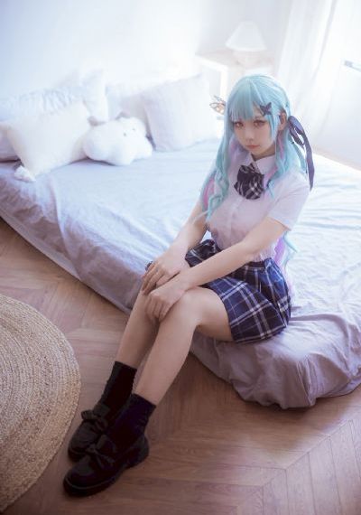 衣袖红镶边